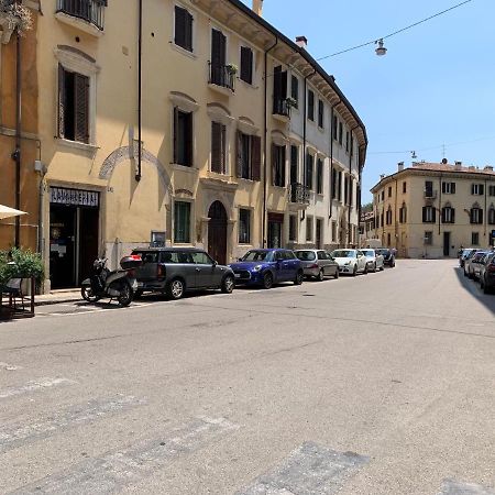 Residenza Ermanni Apartment Verona Centro Bagian luar foto