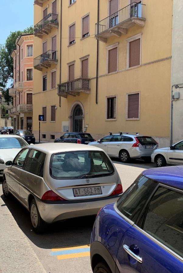 Residenza Ermanni Apartment Verona Centro Bagian luar foto