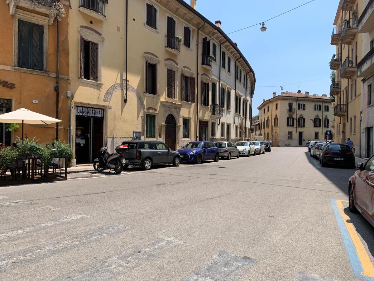Residenza Ermanni Apartment Verona Centro Bagian luar foto